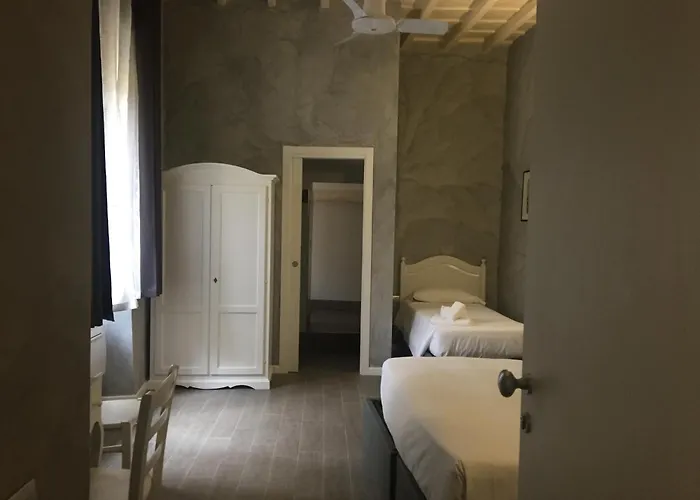 Floor Navona 4*