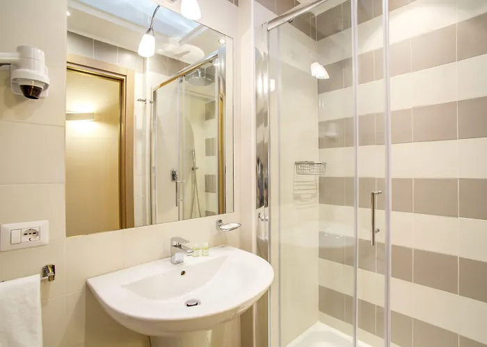 Floor Navona 4*