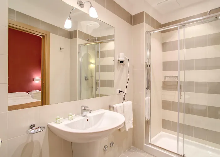 Konukevi Floor Navona 4*