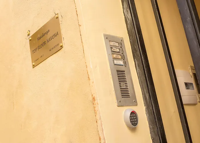 Konukevi Floor Navona 4*