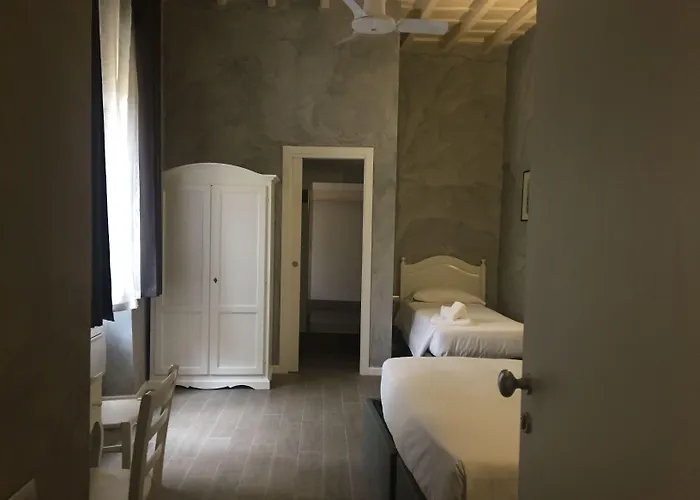Floor Navona Affittacamere 4*