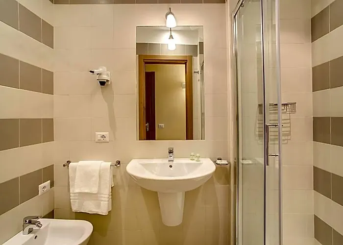 Floor Navona Konukevi 4*