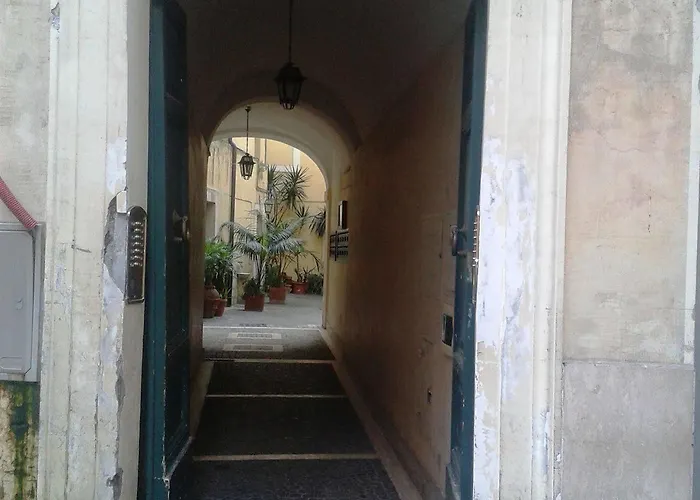 Floor Navona 4*