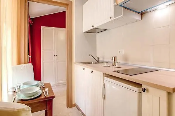 Konukevi Floor Navona 4*